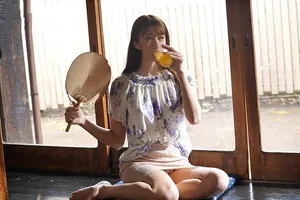 Mùa hè buồn chán ở quê làm tình vợ cạnh nhà thiếu thốn vì lấy người chồng già