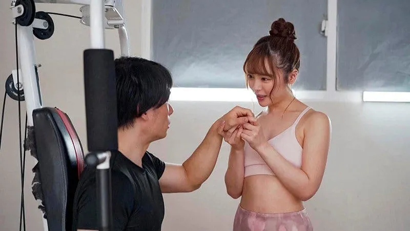 Nữ huấn luyện viên gym và anh cdương vật học viên may mắn vl